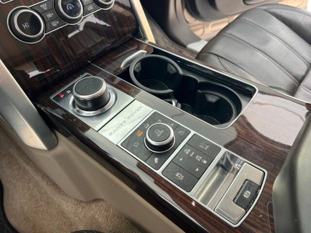 Коричневий Ленд Ровер Рендж Ровер, об'ємом двигуна 3 л та пробігом 240 тис. км за 28000 $, фото 7 на Automoto.ua