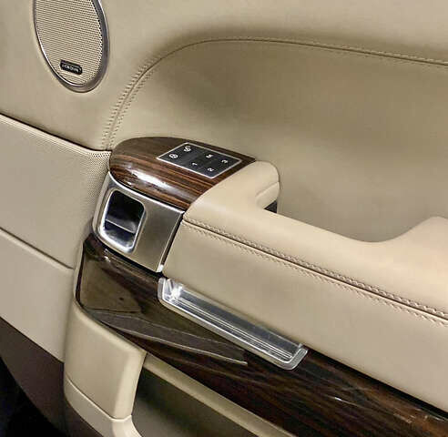 Коричневый Ленд Ровер Рендж Ровер, объемом двигателя 2.99 л и пробегом 144 тыс. км за 37500 $, фото 8 на Automoto.ua