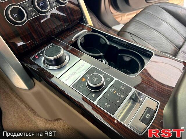 Коричневий Ленд Ровер Рендж Ровер, об'ємом двигуна 3 л та пробігом 24000 тис. км за 28000 $, фото 11 на Automoto.ua