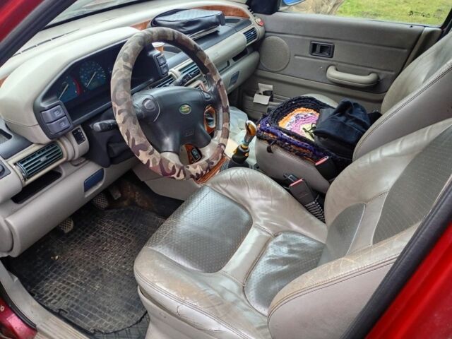 Красный Ленд Ровер Рендж Ровер, объемом двигателя 2 л и пробегом 178 тыс. км за 2700 $, фото 2 на Automoto.ua