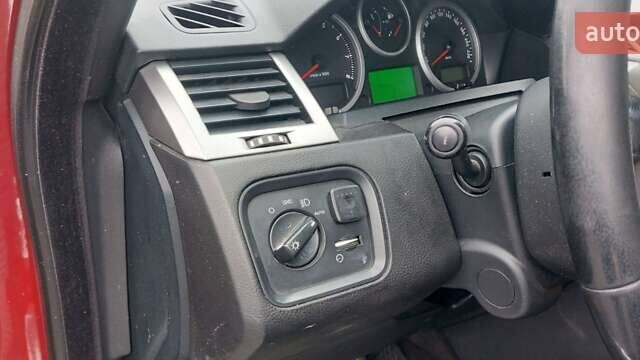 Червоний Ленд Ровер Рендж Ровер, об'ємом двигуна 4.2 л та пробігом 268 тис. км за 8300 $, фото 9 на Automoto.ua