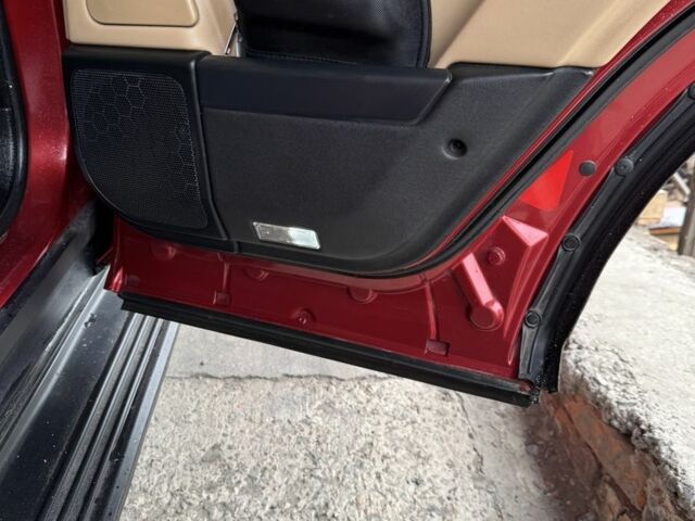 Ленд Ровер Рендж Ровер 2007 в Днепре (Днепропетровске) на Automoto.ua Красный Ленд Ровер Рендж Ровер, объемом двигателя 4.4 л и пробегом 190 тыс. км за 12500 $, фото 10 на Automoto.ua