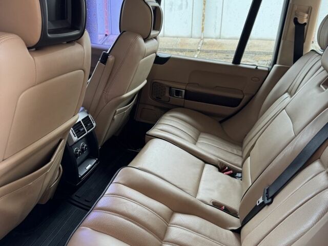 Ленд Ровер Рендж Ровер 2007 в Днепре (Днепропетровске) на Automoto.ua Красный Ленд Ровер Рендж Ровер, объемом двигателя 4.4 л и пробегом 190 тыс. км за 12500 $, фото 7 на Automoto.ua