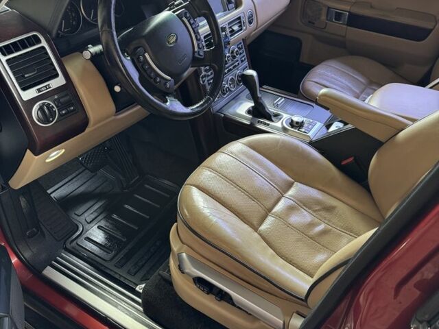 Ленд Ровер Рендж Ровер 2007 в Днепре (Днепропетровске) на Automoto.ua Красный Ленд Ровер Рендж Ровер, объемом двигателя 4.4 л и пробегом 190 тыс. км за 12500 $, фото 17 на Automoto.ua