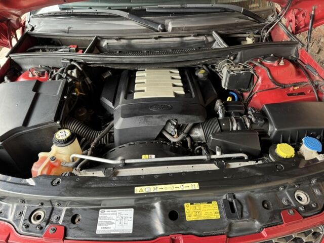 Ленд Ровер Рендж Ровер 2007 в Днепре (Днепропетровске) на Automoto.ua Красный Ленд Ровер Рендж Ровер, объемом двигателя 4.4 л и пробегом 190 тыс. км за 12500 $, фото 18 на Automoto.ua