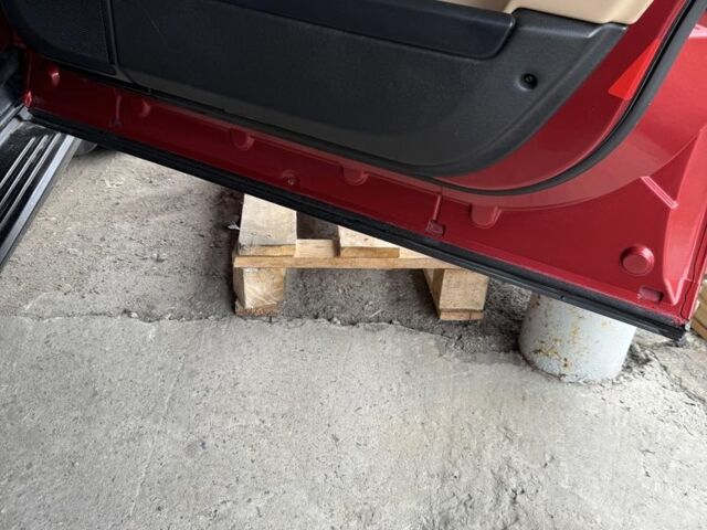 Ленд Ровер Рендж Ровер 2007 в Днепре (Днепропетровске) на Automoto.ua Красный Ленд Ровер Рендж Ровер, объемом двигателя 4.4 л и пробегом 190 тыс. км за 12500 $, фото 14 на Automoto.ua