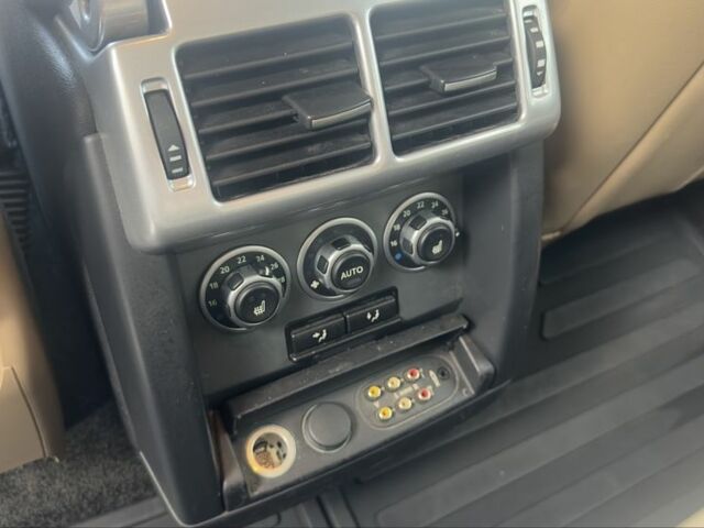 Красный Ленд Ровер Рендж Ровер, объемом двигателя 4.2 л и пробегом 350 тыс. км за 8700 $, фото 11 на Automoto.ua