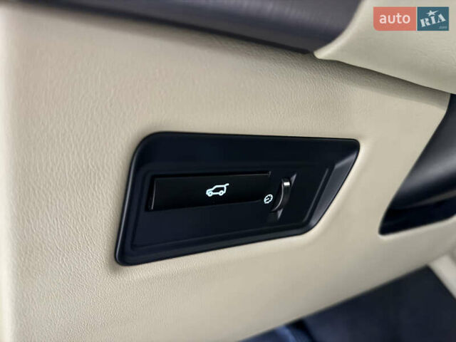 Красный Ленд Ровер Рендж Ровер, объемом двигателя 2.99 л и пробегом 260 тыс. км за 27899 $, фото 31 на Automoto.ua