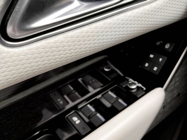 Червоний Ленд Ровер Рендж Ровер, об'ємом двигуна 2 л та пробігом 92 тис. км за 48000 $, фото 7 на Automoto.ua