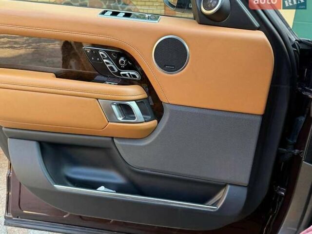 Красный Ленд Ровер Рендж Ровер, объемом двигателя 3 л и пробегом 115 тыс. км за 94000 $, фото 2 на Automoto.ua