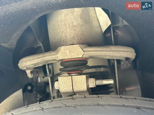 Ленд Ровер Рендж Ровер, об'ємом двигуна 3 л та пробігом 140 тис. км за 56000 $, фото 33 на Automoto.ua