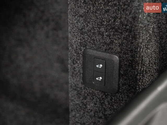 Ленд Ровер Рендж Ровер, об'ємом двигуна 3 л та пробігом 70 тис. км за 49500 $, фото 6 на Automoto.ua