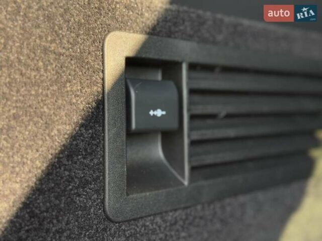 Ленд Ровер Рендж Ровер, объемом двигателя 5 л и пробегом 31 тыс. км за 85000 $, фото 43 на Automoto.ua