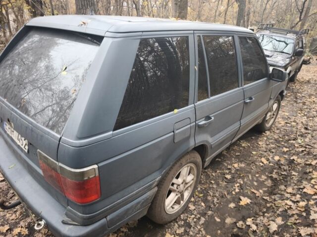 Сірий Ленд Ровер Рендж Ровер, об'ємом двигуна 3 л та пробігом 300 тис. км за 4600 $, фото 2 на Automoto.ua