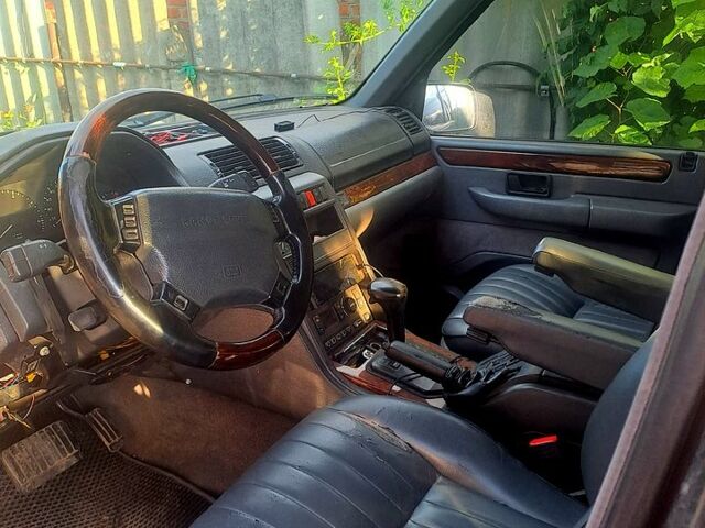 Сірий Ленд Ровер Рендж Ровер, об'ємом двигуна 4.6 л та пробігом 370 тис. км за 4000 $, фото 1 на Automoto.ua