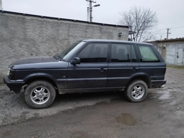 Серый Ленд Ровер Рендж Ровер, объемом двигателя 4.6 л и пробегом 235 тыс. км за 3550 $, фото 2 на Automoto.ua