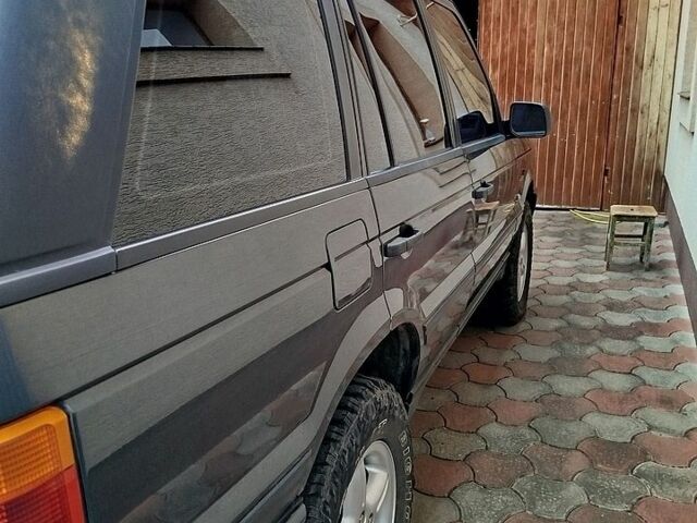 Серый Ленд Ровер Рендж Ровер, объемом двигателя 2.5 л и пробегом 330 тыс. км за 9800 $, фото 3 на Automoto.ua