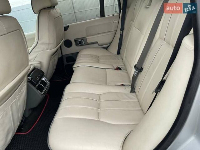 Серый Ленд Ровер Рендж Ровер, объемом двигателя 2.9 л и пробегом 300 тыс. км за 7999 $, фото 51 на Automoto.ua