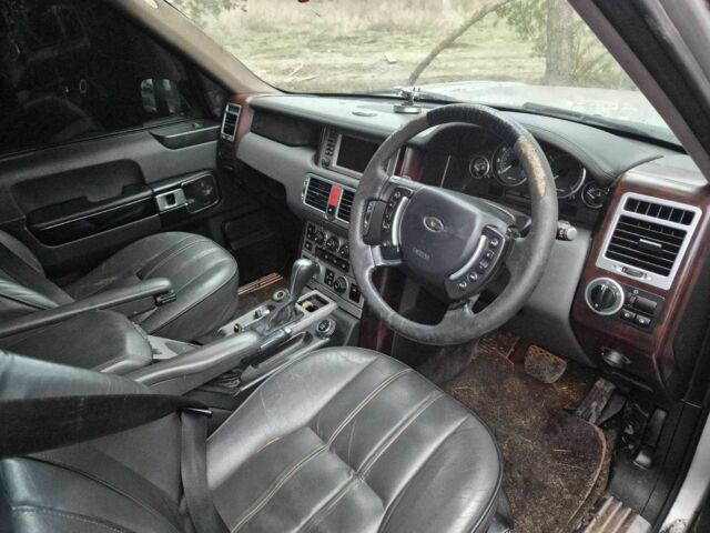 Серый Ленд Ровер Рендж Ровер, объемом двигателя 3 л и пробегом 300 тыс. км за 4199 $, фото 3 на Automoto.ua