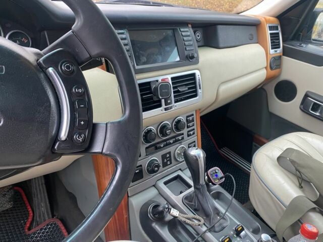 Сірий Ленд Ровер Рендж Ровер, об'ємом двигуна 3 л та пробігом 300 тис. км за 7200 $, фото 8 на Automoto.ua