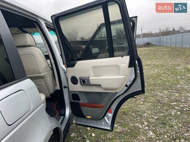 Серый Ленд Ровер Рендж Ровер, объемом двигателя 2.9 л и пробегом 300 тыс. км за 7999 $, фото 40 на Automoto.ua