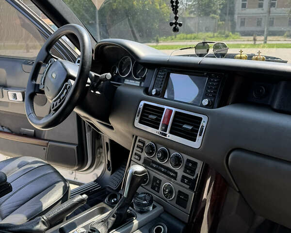 Серый Ленд Ровер Рендж Ровер, объемом двигателя 3 л и пробегом 398 тыс. км за 8950 $, фото 10 на Automoto.ua