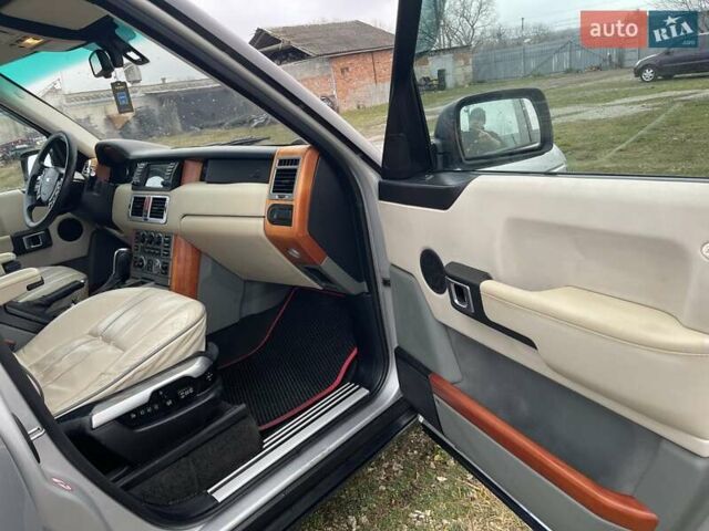 Серый Ленд Ровер Рендж Ровер, объемом двигателя 2.9 л и пробегом 300 тыс. км за 7999 $, фото 39 на Automoto.ua