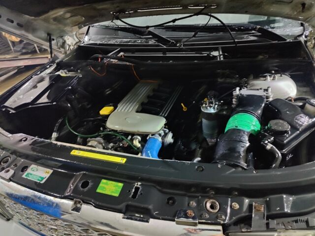 Серый Ленд Ровер Рендж Ровер, объемом двигателя 3 л и пробегом 300 тыс. км за 4000 $, фото 7 на Automoto.ua