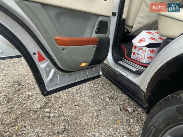 Серый Ленд Ровер Рендж Ровер, объемом двигателя 2.93 л и пробегом 300 тыс. км за 6800 $, фото 5 на Automoto.ua