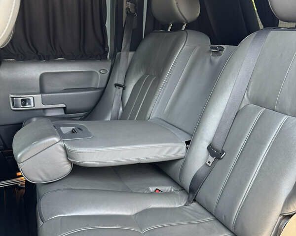 Серый Ленд Ровер Рендж Ровер, объемом двигателя 3 л и пробегом 398 тыс. км за 8950 $, фото 11 на Automoto.ua