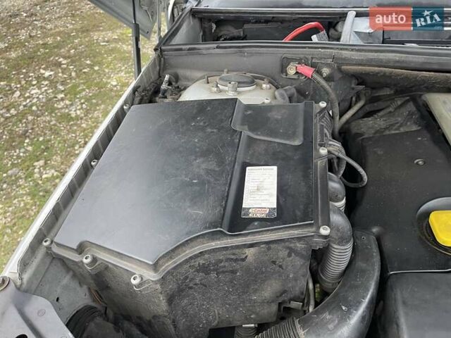 Серый Ленд Ровер Рендж Ровер, объемом двигателя 2.9 л и пробегом 300 тыс. км за 7999 $, фото 32 на Automoto.ua