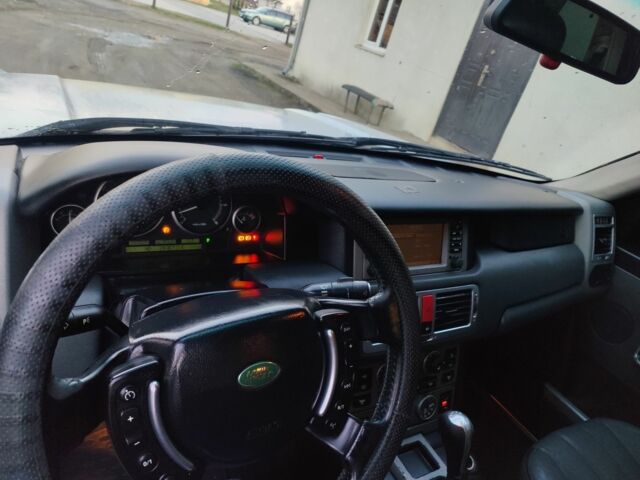 Серый Ленд Ровер Рендж Ровер, объемом двигателя 3 л и пробегом 300 тыс. км за 4000 $, фото 3 на Automoto.ua