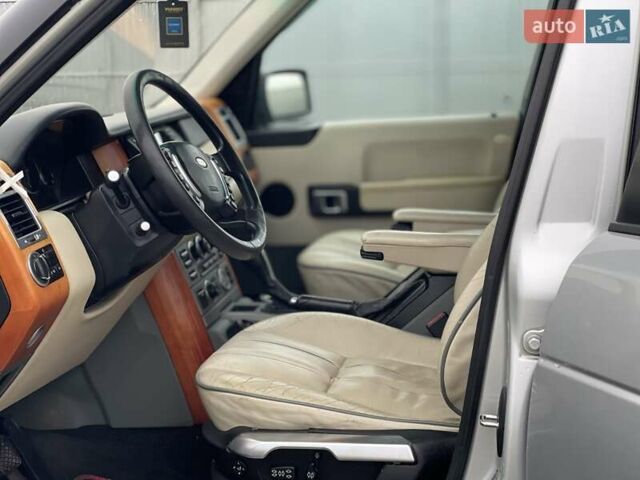 Серый Ленд Ровер Рендж Ровер, объемом двигателя 2.9 л и пробегом 300 тыс. км за 7999 $, фото 56 на Automoto.ua