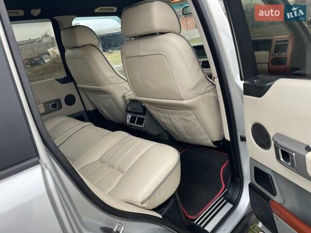 Серый Ленд Ровер Рендж Ровер, объемом двигателя 2.9 л и пробегом 300 тыс. км за 7999 $, фото 41 на Automoto.ua