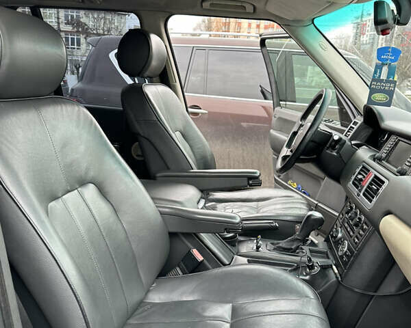 Серый Ленд Ровер Рендж Ровер, объемом двигателя 3 л и пробегом 250 тыс. км за 9600 $, фото 10 на Automoto.ua