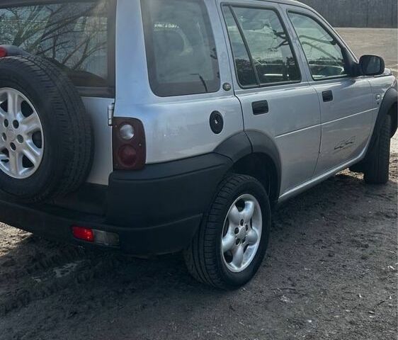 Серый Ленд Ровер Рендж Ровер, объемом двигателя 2 л и пробегом 250 тыс. км за 3000 $, фото 3 на Automoto.ua