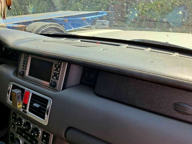 Сірий Ленд Ровер Рендж Ровер, об'ємом двигуна 4.4 л та пробігом 221 тис. км за 12500 $, фото 7 на Automoto.ua