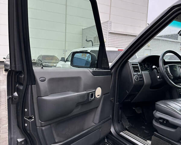 Серый Ленд Ровер Рендж Ровер, объемом двигателя 3 л и пробегом 250 тыс. км за 9600 $, фото 4 на Automoto.ua