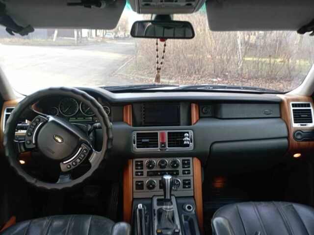 Сірий Ленд Ровер Рендж Ровер, об'ємом двигуна 3 л та пробігом 211 тис. км за 6000 $, фото 4 на Automoto.ua