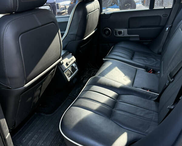 Ленд Ровер Рендж Ровер 2005 в Киеве на Automoto.ua Серый Ленд Ровер Рендж Ровер, объемом двигателя 4.2 л и пробегом 202 тыс. км за 9647 $, фото 7 на Automoto.ua