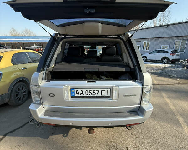 Ленд Ровер Рендж Ровер 2005 в Киеве на Automoto.ua Серый Ленд Ровер Рендж Ровер, объемом двигателя 4.2 л и пробегом 202 тыс. км за 9647 $, фото 3 на Automoto.ua