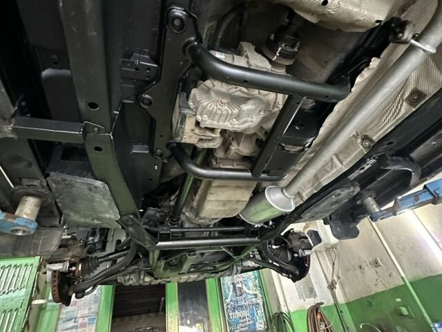 Сірий Ленд Ровер Рендж Ровер, об'ємом двигуна 3 л та пробігом 281 тис. км за 20500 $, фото 9 на Automoto.ua