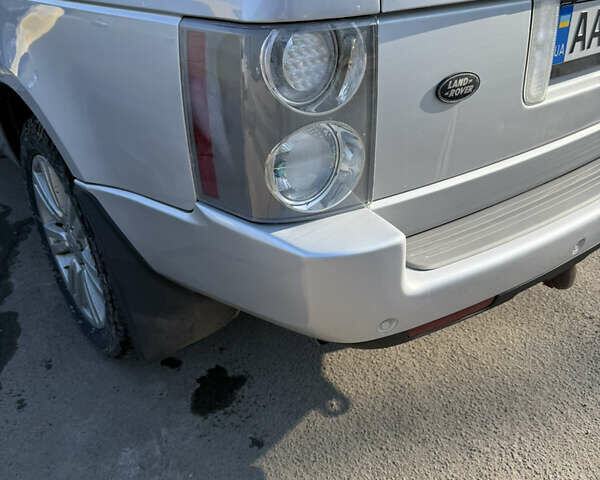 Ленд Ровер Рендж Ровер 2005 в Киеве на Automoto.ua Серый Ленд Ровер Рендж Ровер, объемом двигателя 4.2 л и пробегом 202 тыс. км за 9647 $, фото 4 на Automoto.ua