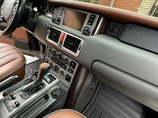 Сірий Ленд Ровер Рендж Ровер, об'ємом двигуна 3 л та пробігом 281 тис. км за 20500 $, фото 19 на Automoto.ua