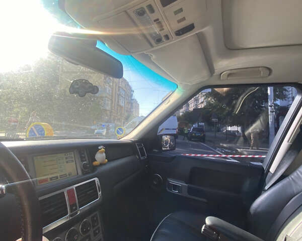 Ленд Ровер Рендж Ровер 2005 в Киеве на Automoto.ua Серый Ленд Ровер Рендж Ровер, объемом двигателя 4.2 л и пробегом 202 тыс. км за 9647 $, фото 17 на Automoto.ua