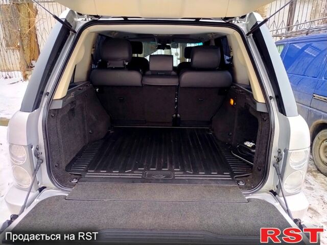 Серый Ленд Ровер Рендж Ровер, объемом двигателя 4.4 л и пробегом 233 тыс. км за 9500 $, фото 12 на Automoto.ua