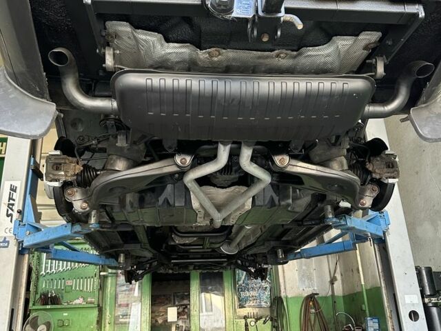 Сірий Ленд Ровер Рендж Ровер, об'ємом двигуна 3 л та пробігом 281 тис. км за 20500 $, фото 5 на Automoto.ua