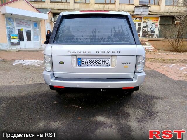 Серый Ленд Ровер Рендж Ровер, объемом двигателя 4.4 л и пробегом 233 тыс. км за 9500 $, фото 3 на Automoto.ua