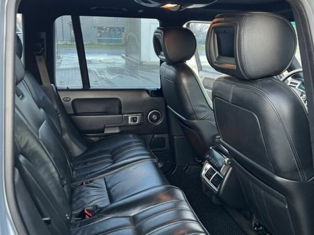 Серый Ленд Ровер Рендж Ровер, объемом двигателя 4.2 л и пробегом 188 тыс. км за 10500 $, фото 10 на Automoto.ua