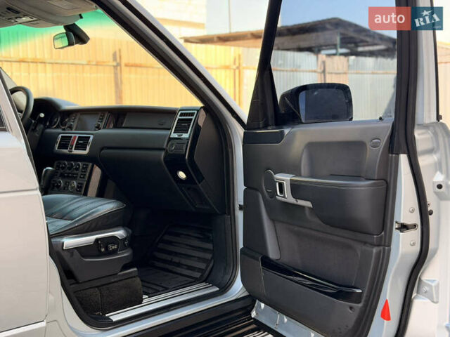 Сірий Ленд Ровер Рендж Ровер, об'ємом двигуна 4.2 л та пробігом 312 тис. км за 8500 $, фото 25 на Automoto.ua